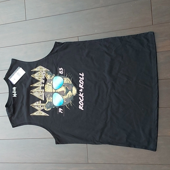 Def Leppard Tank - Picture 1 of 4